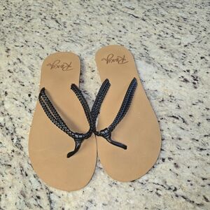 ROXY Tan and Black Flip Flops